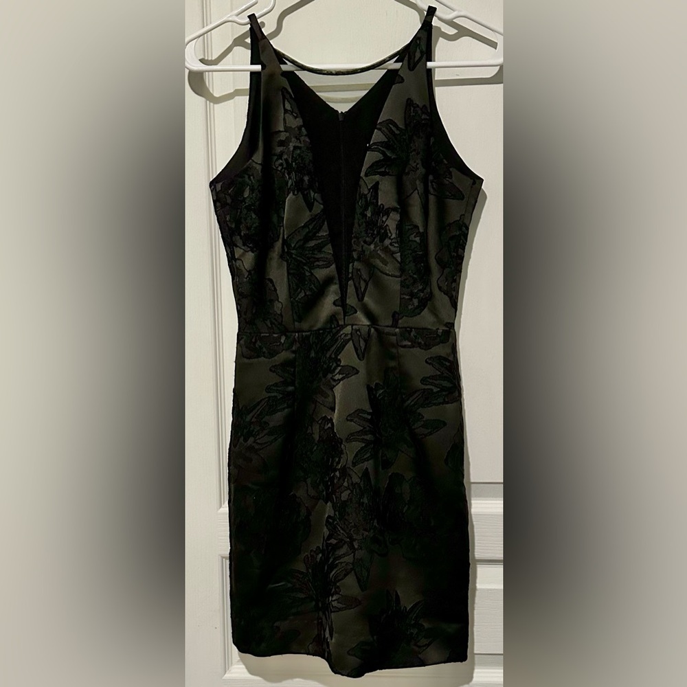 Dress the Population Sleeveless Black Brocade Kennedy Illusion Sheath Dress - Picture 2 of 8